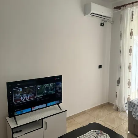 Couple Apartamento